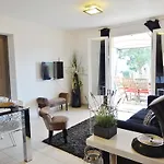 Aparthotel Bellavista A Santa Giulia, Proche De La Et Vue