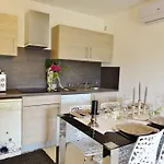 Bellavista A Santa Giulia, Proche De La Et Vue Aparthotel 4*