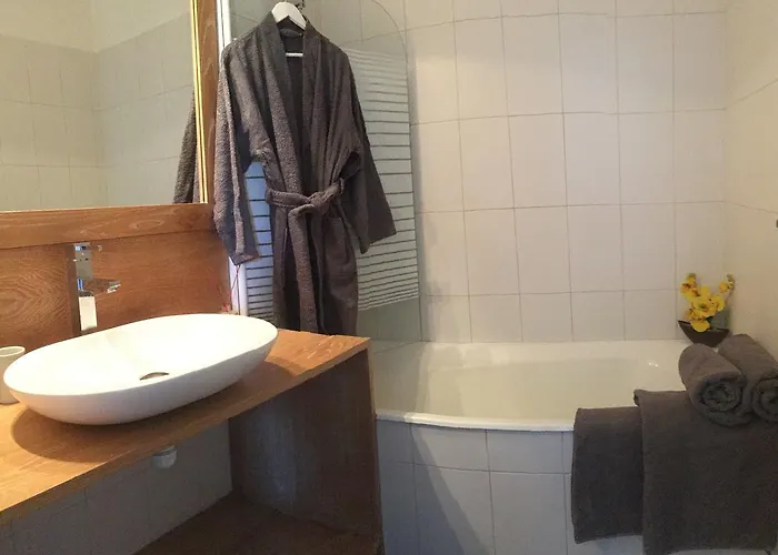 Bellavista A Santa Giulia, Proche De La Et Vue Aparthotel 4*