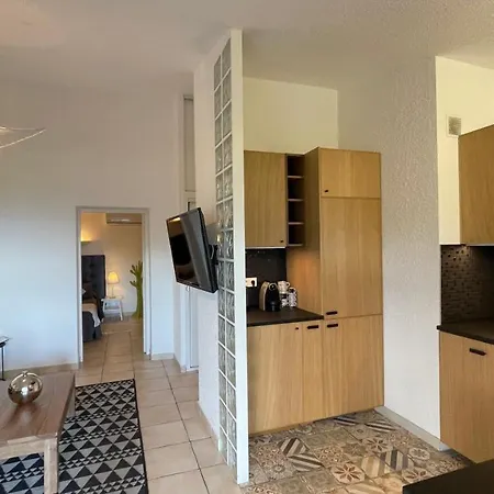 Apart-hotel Bellavista à Santa Giulia, Proche De La Et Vue