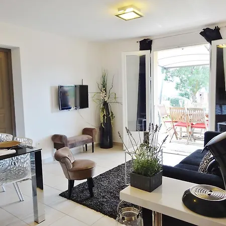 아파트호텔 Bellavista A Santa Giulia, Proche De La Et Vue